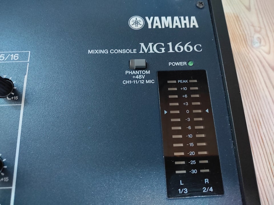 Mixerpult, Yamaha MG166C
