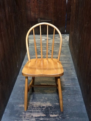 Spisebordsstol, Vintage, Sælger denne mega fine træstol
Perfekt stand 
Nypris 700 kr
Sælger for 200 