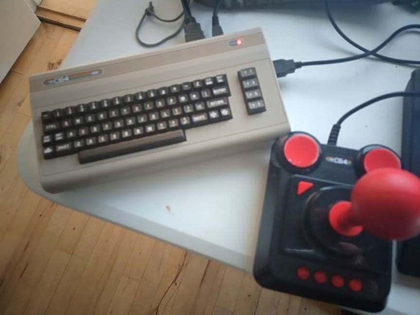 Commodore 64 mini - med 10.000 spil, arkademaskine, Perfekt
