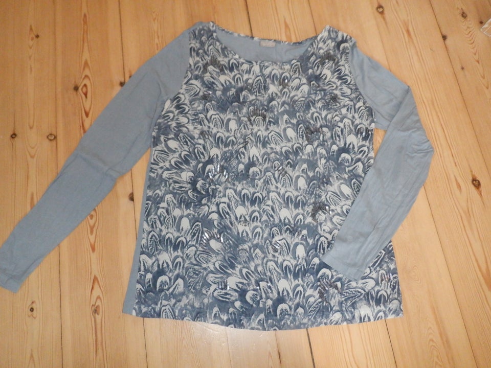 Bluse, Gustav, str. 40