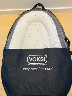 Sengerand, Babynest, Voksi, Voksi Babynest Premium (nypris 999 kr). 
Inkl. opbevaringspose. Brugt, m