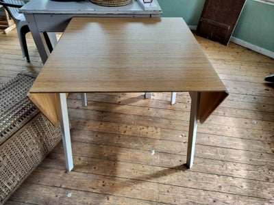 Spisebord, Bambus-bordplade og metalben, Ikea, Ikea spisebord, som kan klappes ud i den ene side. Bo