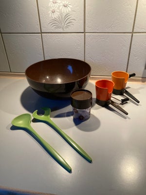 Retro Køkkenting, Erik Kold, Eva , Mepal, Brun dejfad Erik Kold h 12,2cm - dia 28,5cm
( har et smelt