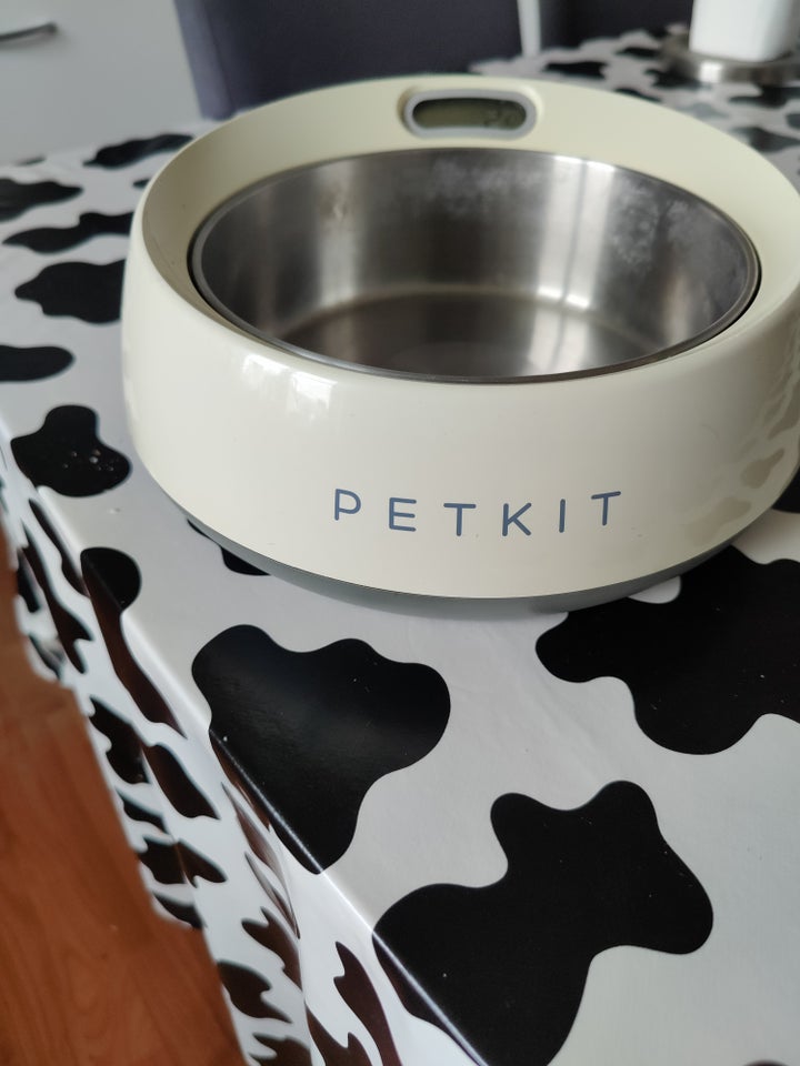 Petkit, b: 20