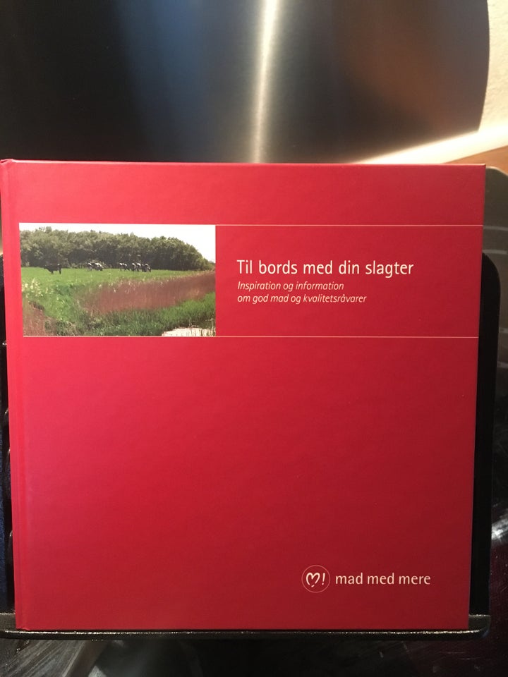 Til bords med din slagter, Mad med mere, emne: mad og vin