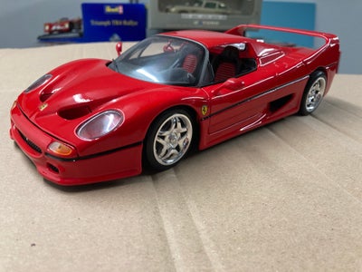 Modelbil, Ferrari F50 1/18, skala 1:18, En rigtig flot og meget deltaljeret modelbil i 1/18. Hel og 
