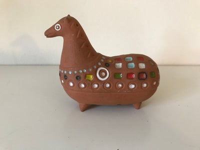 Keramik hest, Keramikfigur rødler med forskelige farver glasur, længde 11,5 cm højde  8,5 cm , fin s