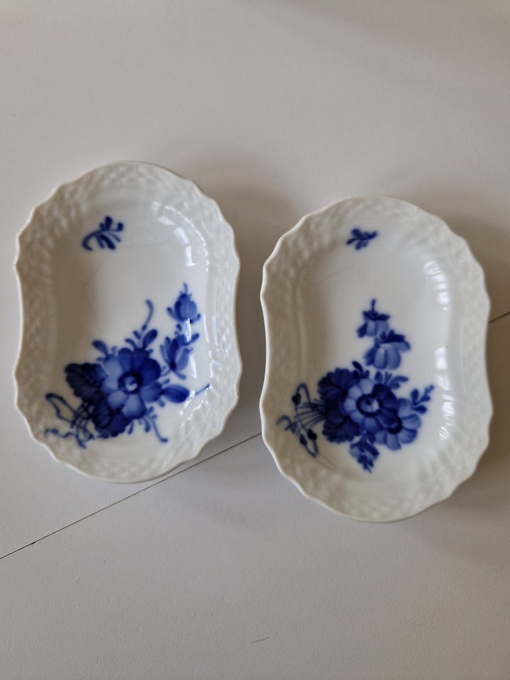 Porcelæn, Salt og peber , Blå blomst flettet/stel nr 10