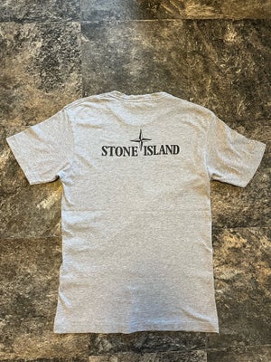 T-shirt, Stone Island, str. S,  Grå,  Bomuld,  Næsten som ny, Sælger denne fede Stone Island T-shirt