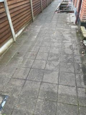 Fliser, Gratis fliser til afhentning 
30 x 30 beton fliser (kan vendes)
Hentes i denne uge 