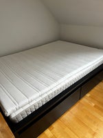 1½ seng, Ikea Malm, b: 140 l: 200 h: 40