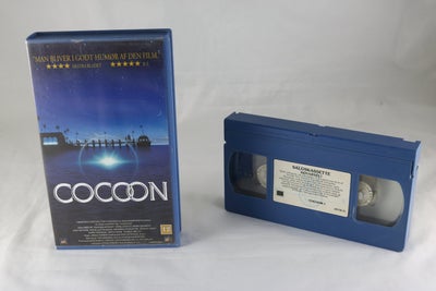 Familiefilm, Cocoon 1 og 2, Cocoon 1 og 2 på VHS med danske undertekster. Udgivet 1995.

1'eren har 