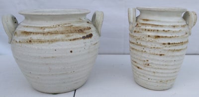 Keramik, Keramik 2 vaser/krukker, Keramik 2 vaser/krukker.

Brugt få gange.

Ved forsendelse betaler