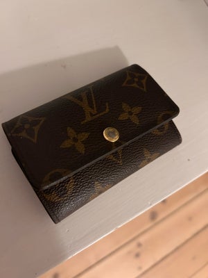 Pung, Louis Vuitton, Key holder m. plads til 6 nøgler samt nogle kort. 
Monogram canvas. 
Brugt, men