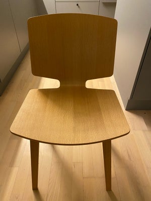 Spisebordsstol, Eg, BOLIA, b: 45 l: 77, 6 smukt designede spisebordsstole i lakeret eg. Fremstår næs