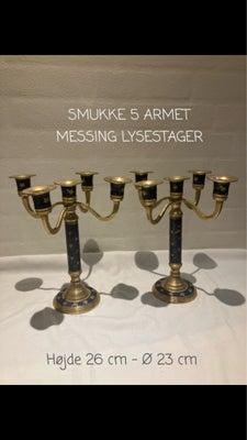 5 armer messing stager, 2 flotte, 5 armet messing lysestager 
-til kronelys
Højde 26 cm, Ø 23 cm
Sam