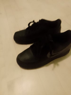 Sneakers, Nike air Force black and grey, str. 38,5,  Sort og grå, Jeg sælger den da den er for lille