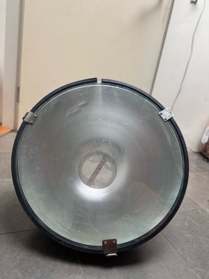 Anden loftslampe, Vintage, Fin industrilampe i mint/blå ish farve - diameter ca 52.5 cm

Hentes inde