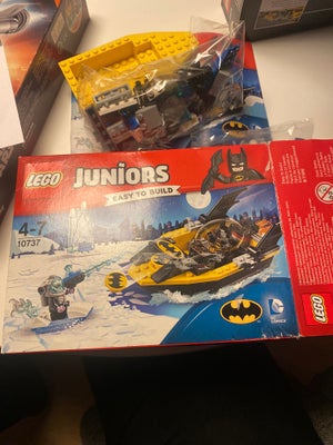Lego andet, 10737, Juniors easy to build - mangler Batman der af pris
 Resten ikke bygget. Ikke ryge