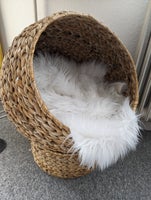 Katteseng, Raised Rattan Cat Basket