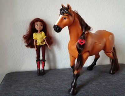 Barbie, Hest med rytter, Spirit Deluxe Walking Spirit og pigen Lucky. Hesten Spirit og rytteren Luck