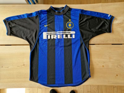 Fodboldtrøje, Inter 2000/2001, Nike, str. Medium, Inter-trøje fra år 2000. Størrelsen er MEDIUM men 