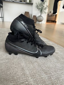 Find Fodboldstøvler på DBA og salg af nyt og brugt