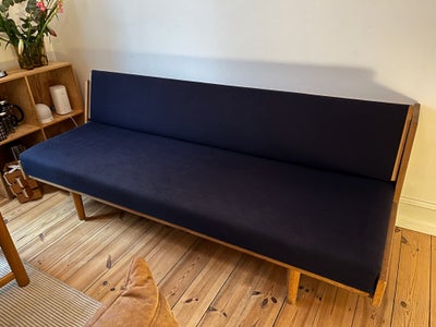 Wegner, GE258, Sofa, Jeg sælger denne Hans J. Wegner sovesofa, Model GE258.

Sofaen har stået i et r