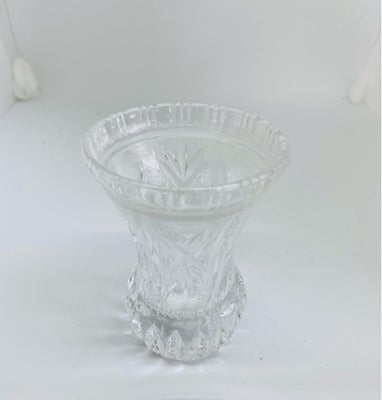 Glas, Crystal vase, Crystal vase. Vintage. Hel og fin. Højde 10,5 cm. Diameter 7,6 cm. Pris 100 kr. 