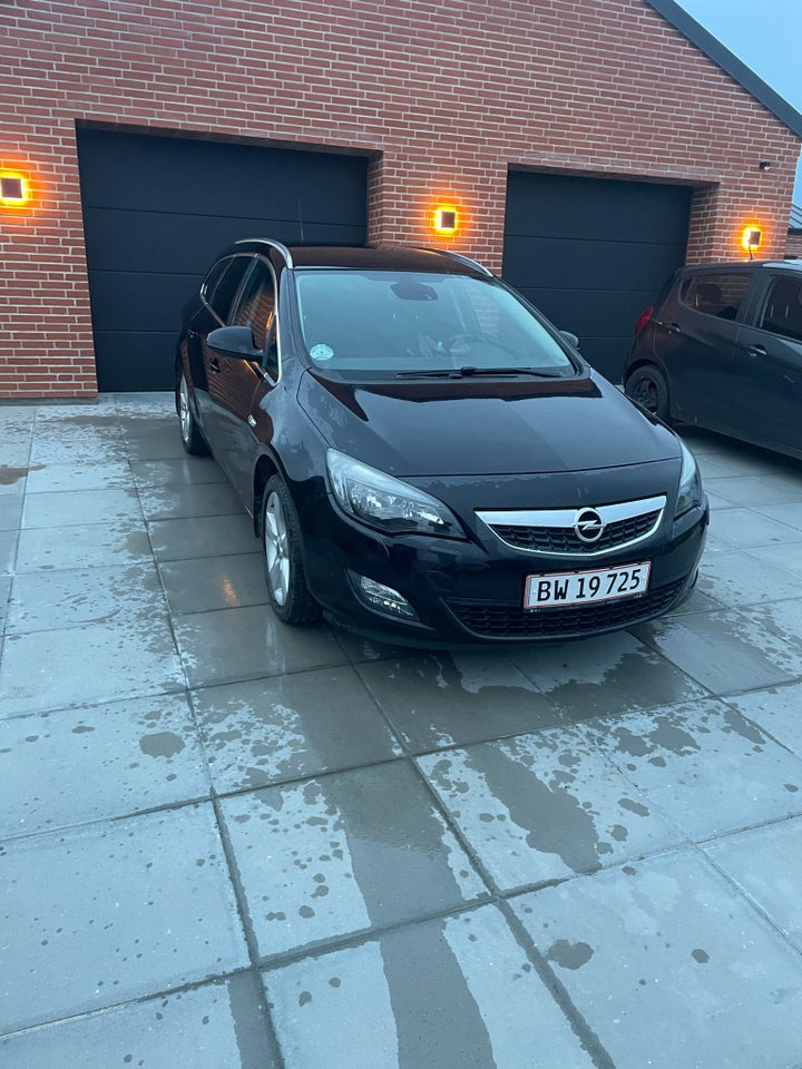 Opel Astra, 1,4 T 140 Enjoy Sports Tourer, Benzin