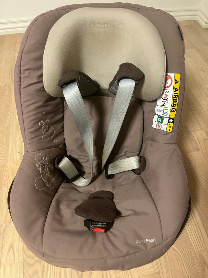 2 way outlet pearl isofix base