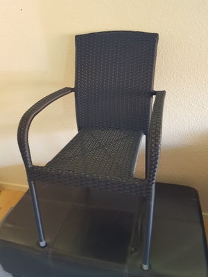 Havestole, Sort flet, Sælger disse 4 fine sorte fletstole.

Varen bliver ikke sendt!