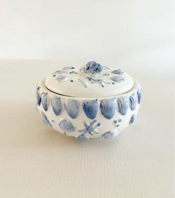 Krukke, Lille maritim krukke i porcelæn med fine blå detaljer - Kan bruges til opbevaring af smykker