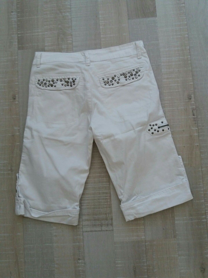 Shorts, Ofelia, str. 38