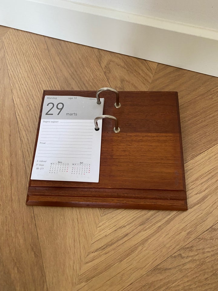 Kalender holder, Dansk design