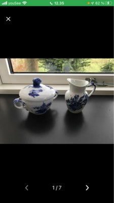 Porcelæn, Fløde og sukker, Blå blomst, Fin stand. Står i Ulstrup 