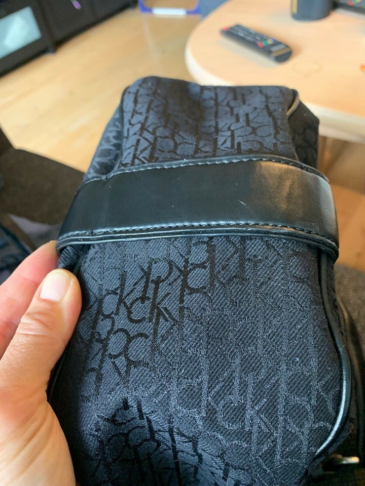 Skuldertaske, Calvin Klein, andet materiale