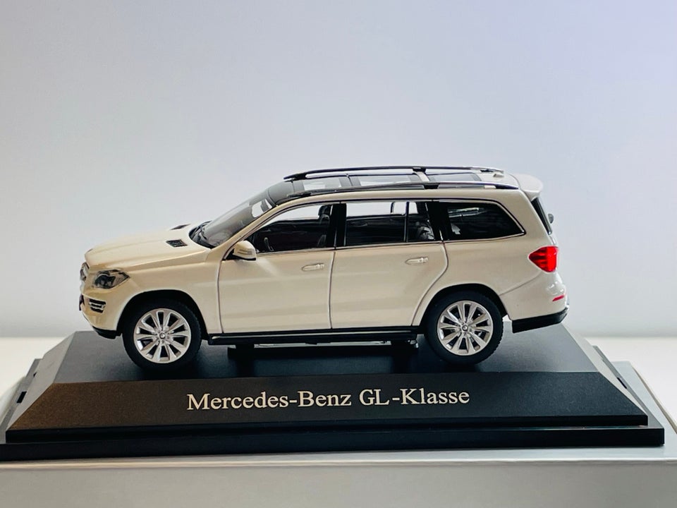 Modelbil, Norev Mercedes-Benz GL-Class, skala 1:43