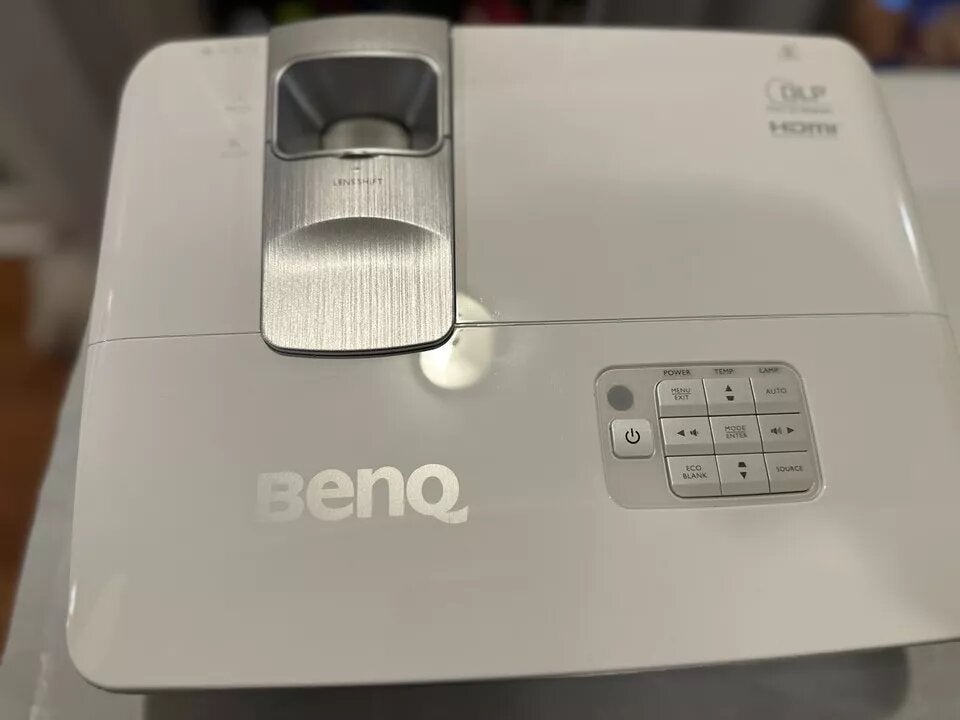 Projektor, BenQ Portabel-projektor, W1070+