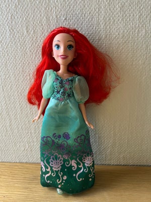 Barbie, Disney prinsesse Ariel, Disney prinsesse Ariel med sko og kjole. Se også andre annoncer jeg 