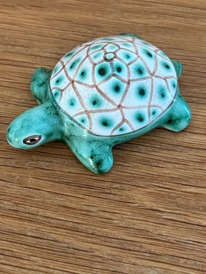 Keramik, L Hjorth, Flot og fejlfri lille L Hjorth skildpadde i flotte pastelfarver manglet lidt glas