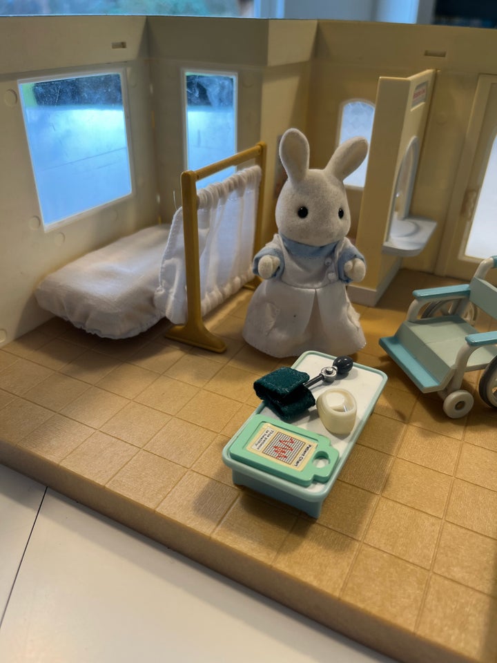 Sylvanian, Families Cottage Hospital