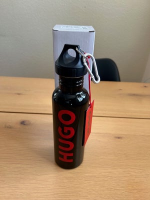 NY Hugo Boss 750 ml vandflaske, HUGO BOSS, NY Hugo Boss vandflaske / drikkedunk sælges (gave jeg ikk