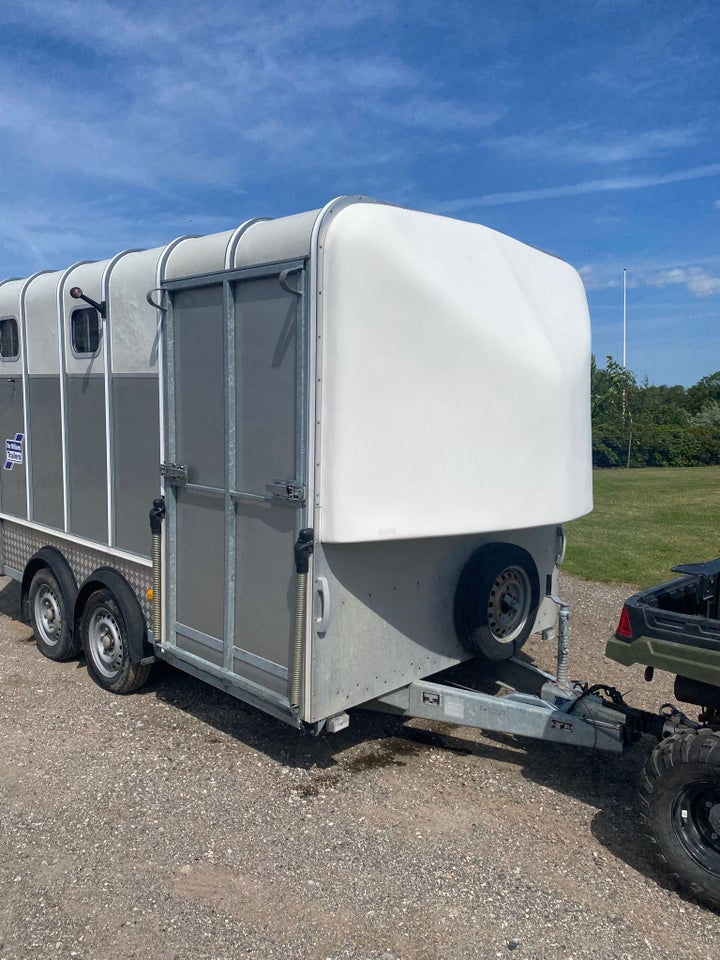 Hestetrailer, Ifor Williams Hb610 3 hestes, lastevne (kg):