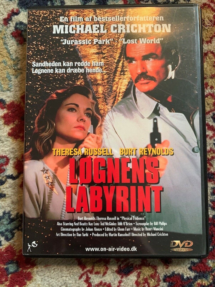 Løgnens Labyrint / Physical Evidence, instruktør Michael