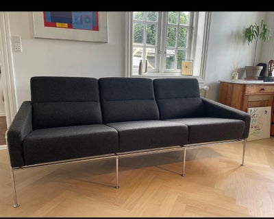 Arne Jacobsen, Lufthavns sofa, Sofa, 2 stk Arne Jacobsen 3 prs. Lufthavnssofa model 3303. 
 Producer