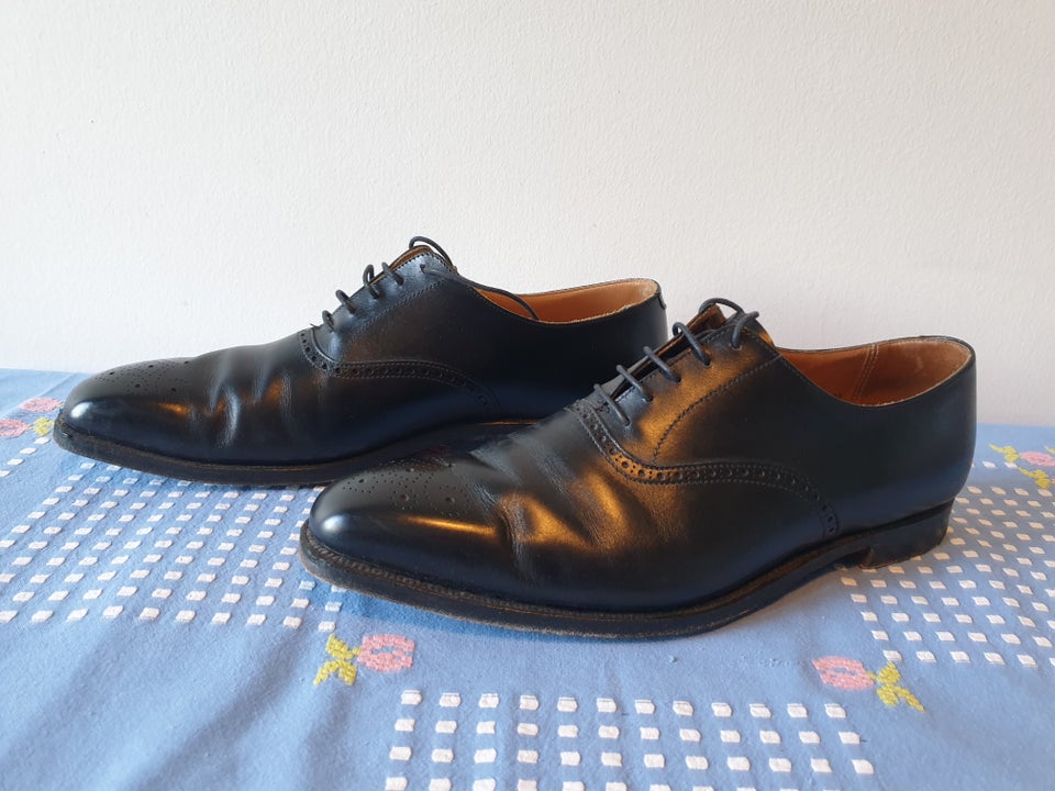 Herresko, Crockett & Jones, str. findes i flere str.