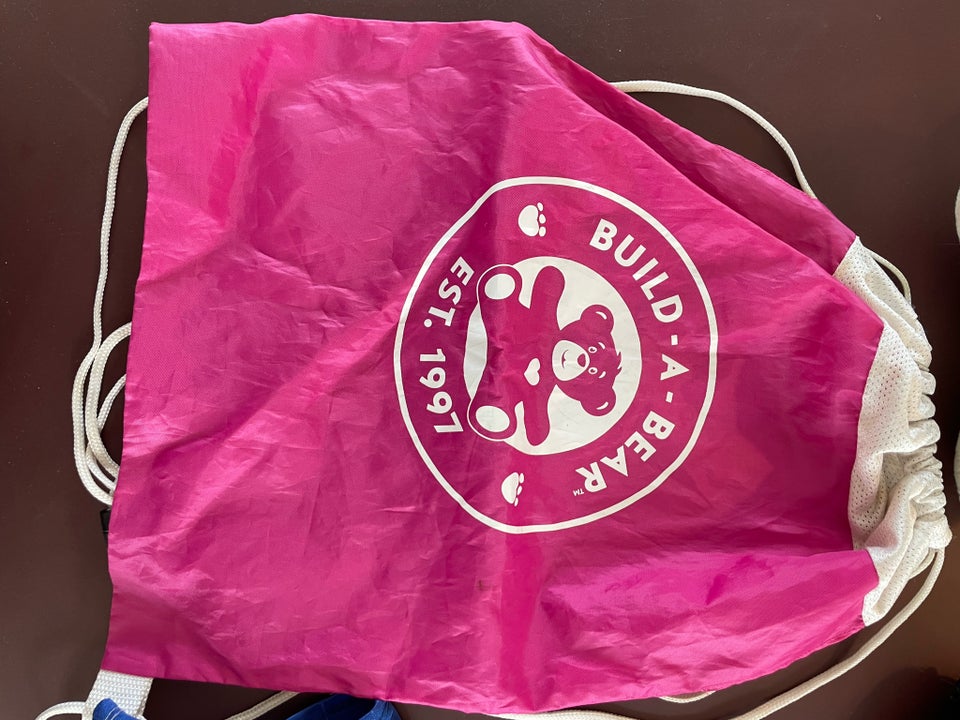 Kanin med tøj og tilbehør, Build-a-bear