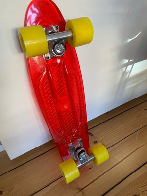 Skateboard, Outsiders, Sælger dette smarte røde skateboard fra outsiders.
Det er lidt mindre end et 