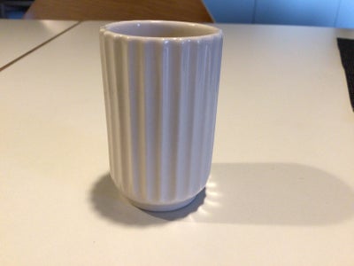 Porcelæn, Vase 6 cm, Lyngby, Sød lille vase fra Lyngby Porcelæn. Den gamle årgang højde 6 cm